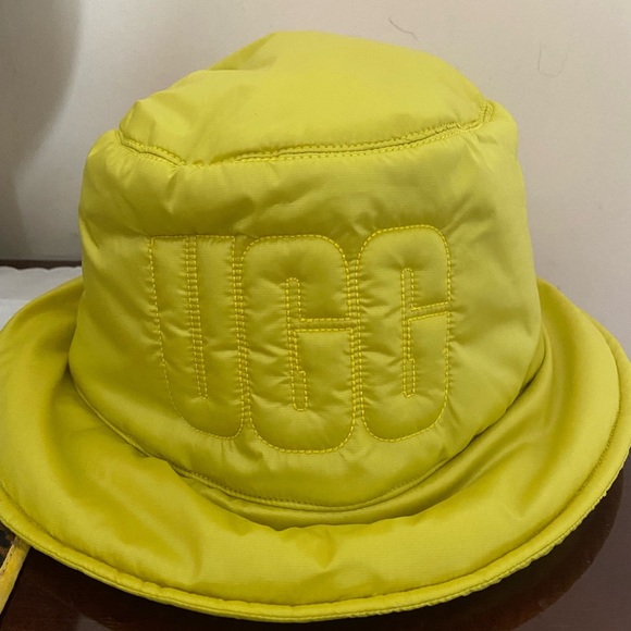 UGG Quilted Logo Bucket Hat - Picture 7 of 9